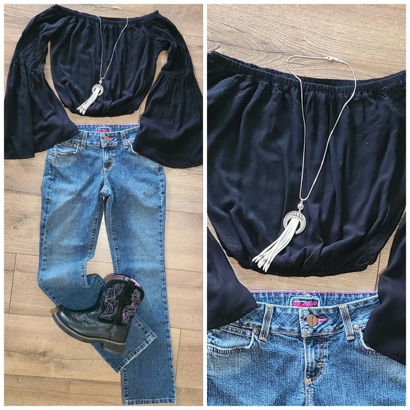 Gently Worn - KELIKI HAWAII - Black Crop Top, Long Bell Sleeves, size Small - Picture 2 of 5